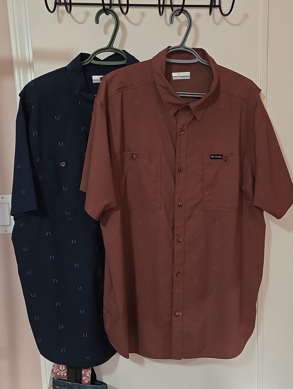 Columbia Short-Sleeve Button-Up Shirt in Rust and Navy Blue